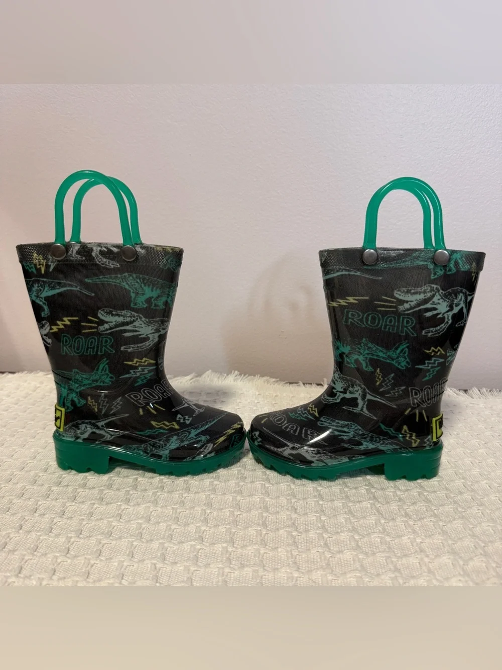 Dinosaur light up rain boots, Western Chief, T-Rex Roar, size 5